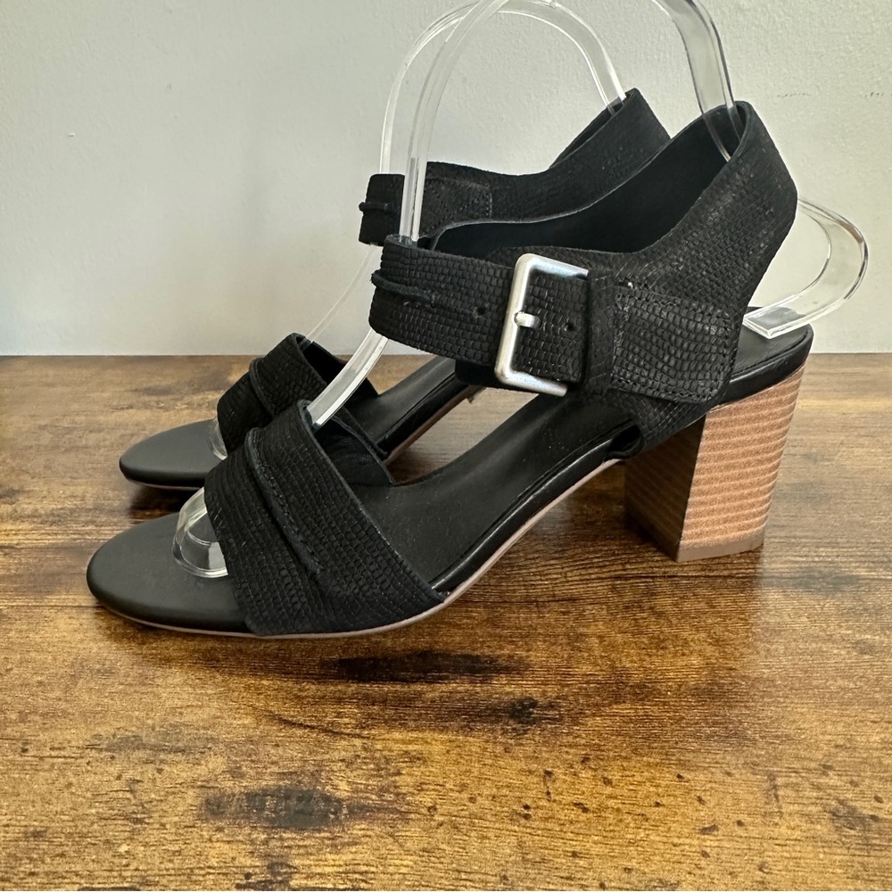 Clarks Womens Karseahi Sandal 7.5 Black‎ Textured Block Heel Sandals Leather New